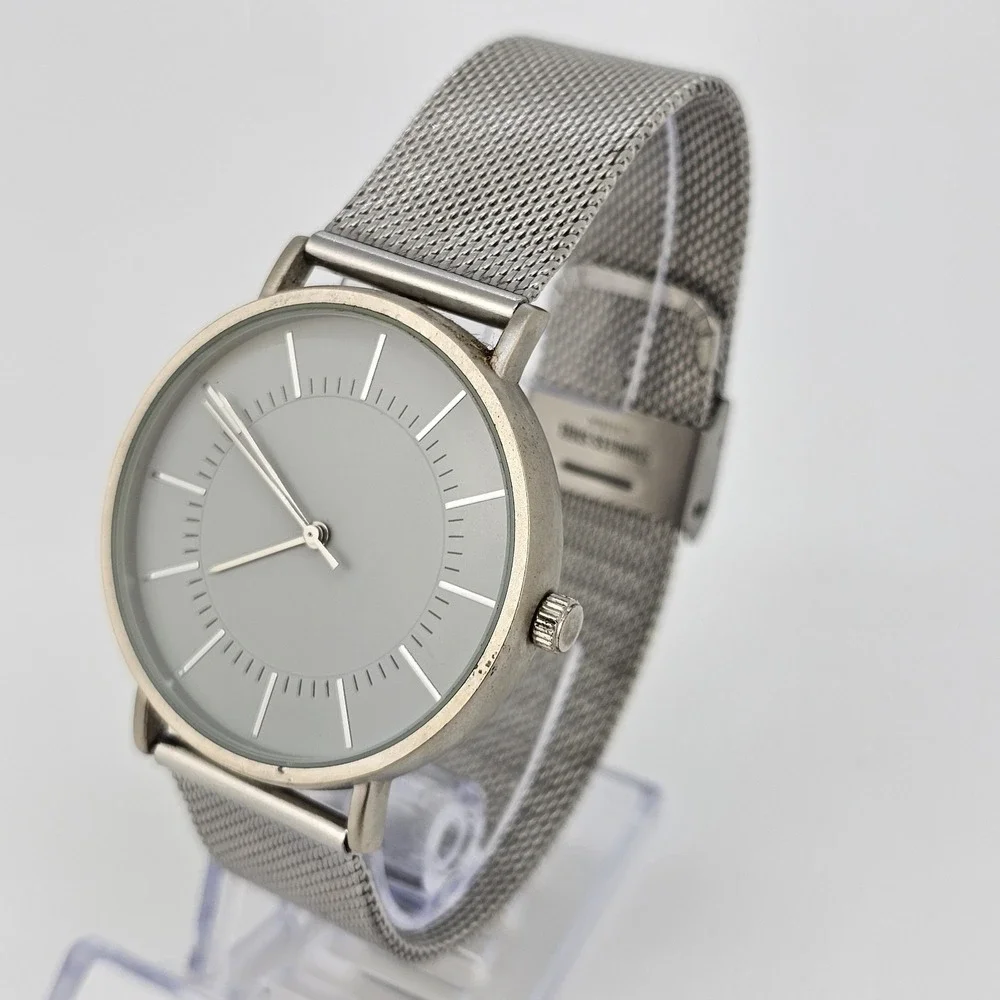 Men's Analog‎ Watch 40MM Gray Dial Gray Mesh Bands New Battery